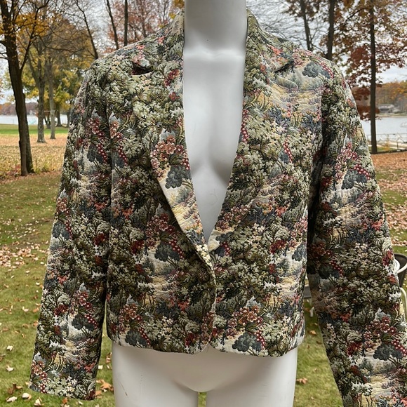Lands End gorgeous tapestry cropped jacket, 14 - Picture 1 of 11
